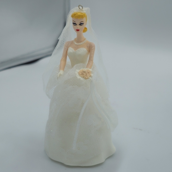 Vintage 1997 Hallmark Keepsake Wedding Day Barbie Ornament - Picture 4 of 6